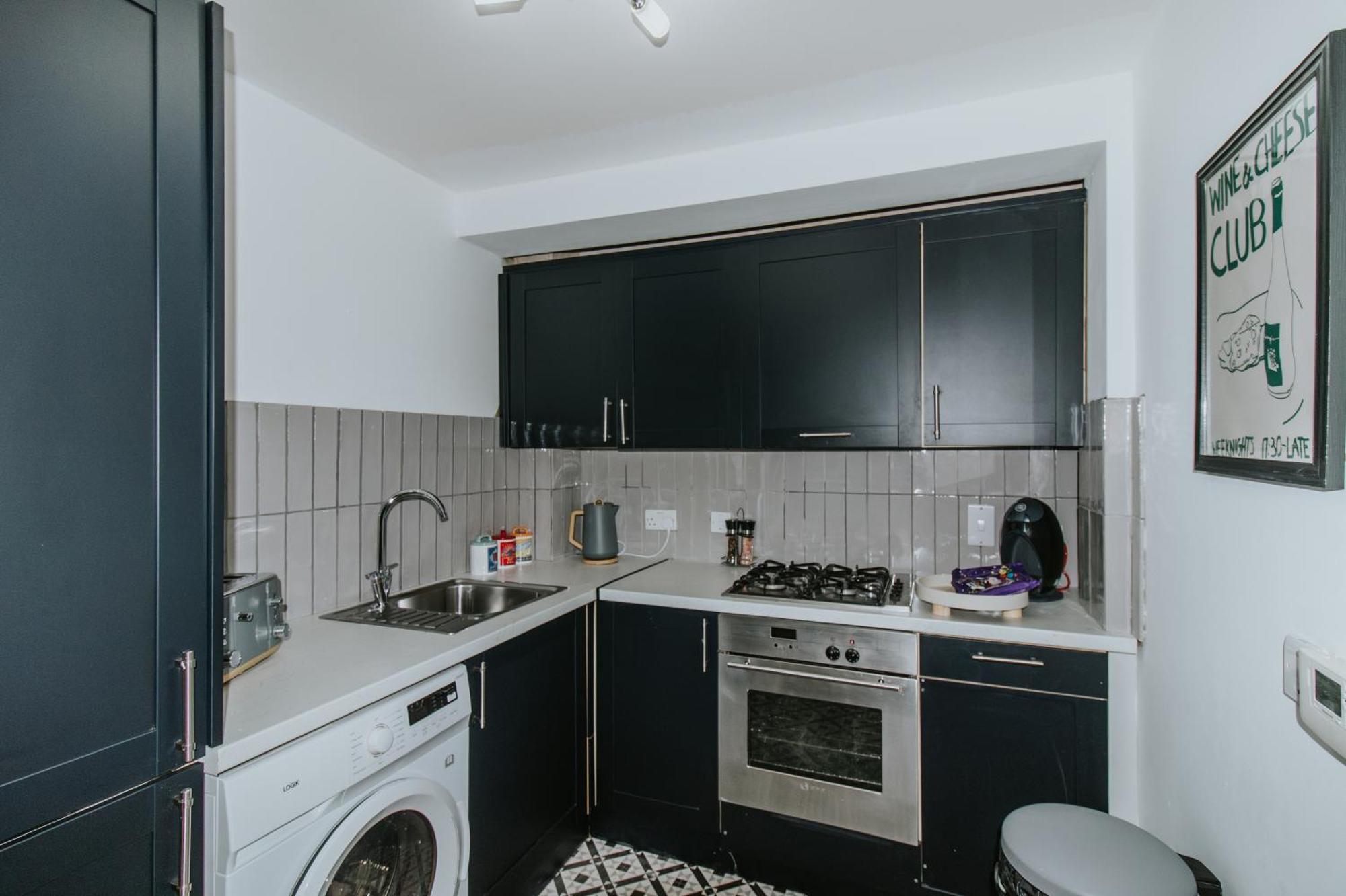 Whitehall Square Apartments- Queen'S Quarters 贝尔法斯特 外观 照片